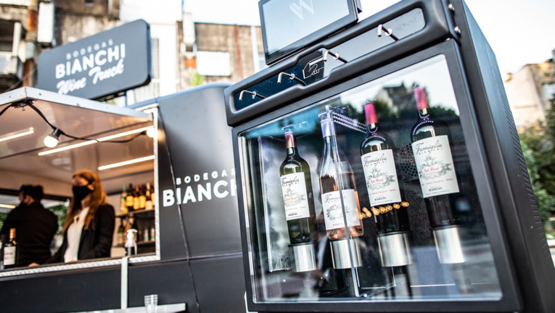 VUELVE EL WINE TRUCK DE BODEGAS BIANCHI A DISTRITO ARCOS