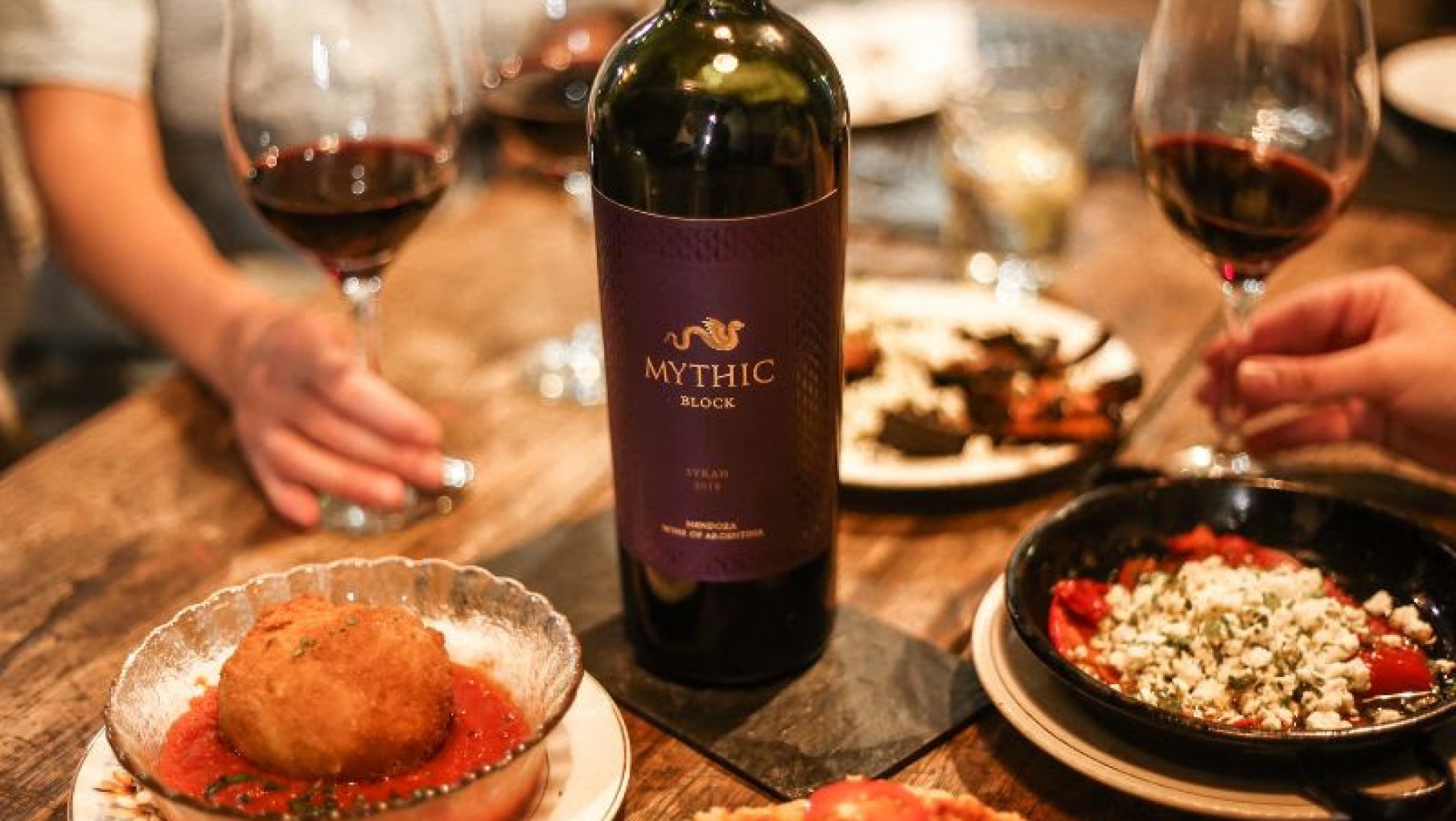 Mythic Cellars presenta su primer Syrah, que llega con toda la expresión del varietal.