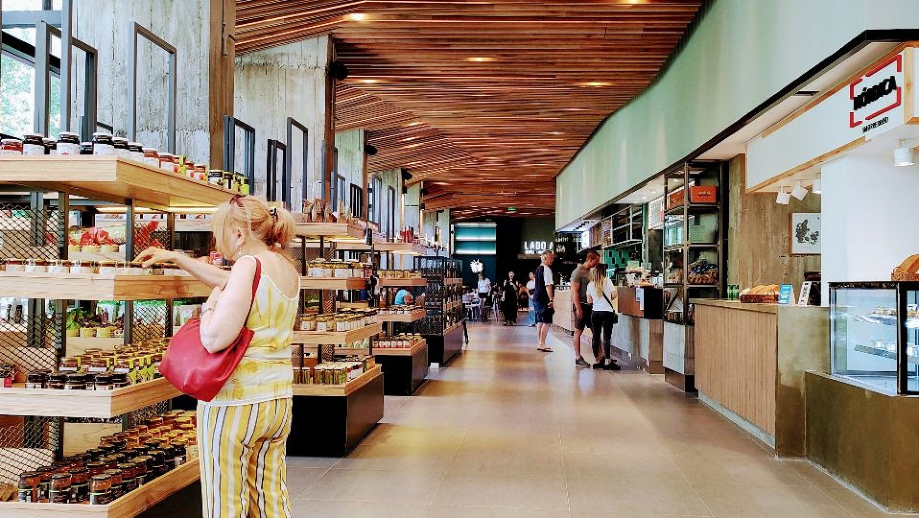 ABRIÓ MERCAT CABALLITO