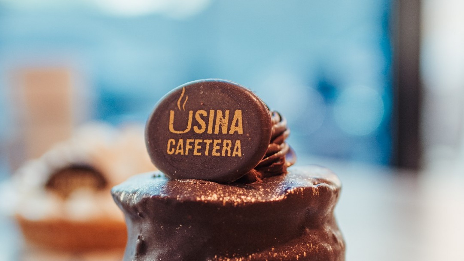 PENSASTE EN TOMAR UN CAFÉ CON UN BUEN AMIGO?