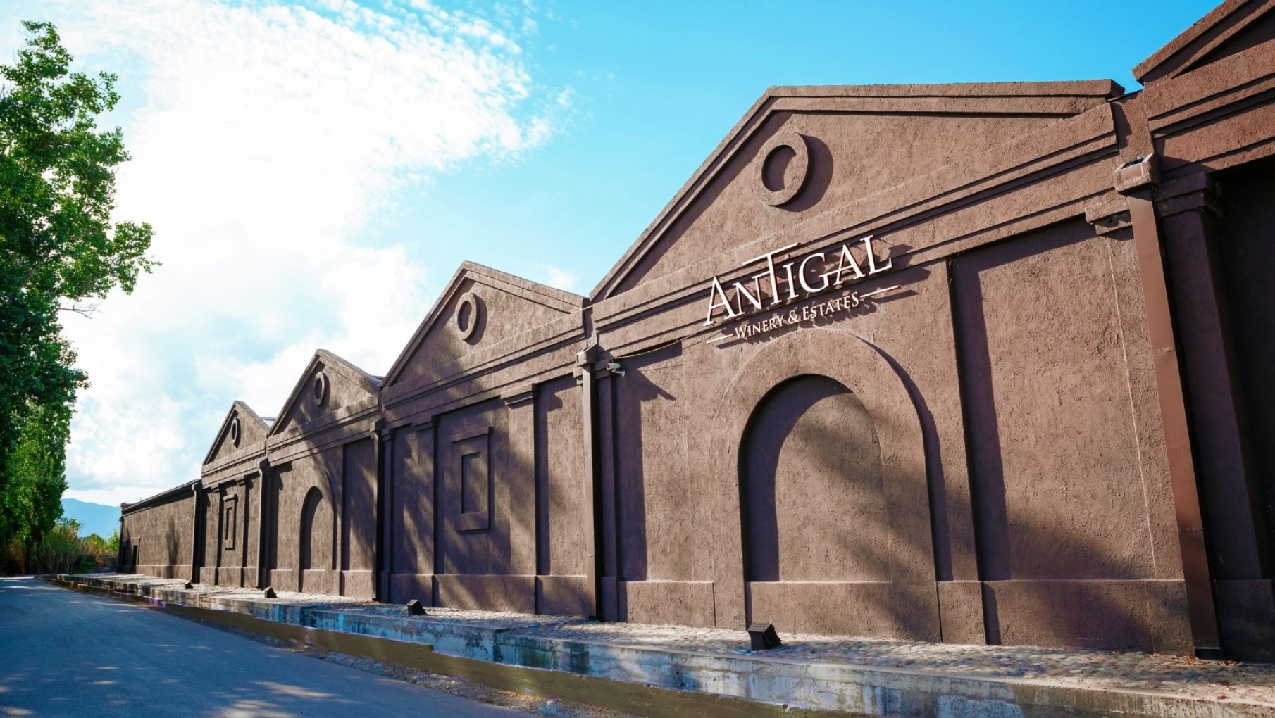 BODEGA ANTIGAL FIGURA ENTRE LAS MAS BONITAS DEL NUEVO MUNDO.