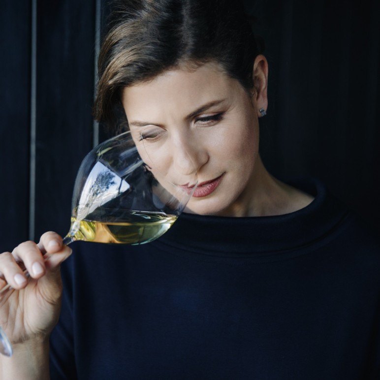 PAZ, VERDADERA STAR DEL VINO EN CASA CAVIA.