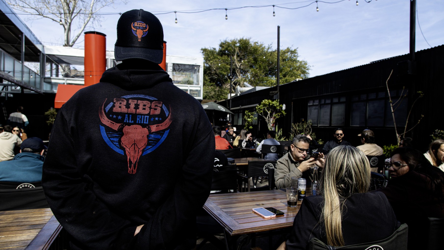 UN DUELO ÉPICO RIBS AL RÍO Y LOCOS X EL ASADO, EN COSTANERA.