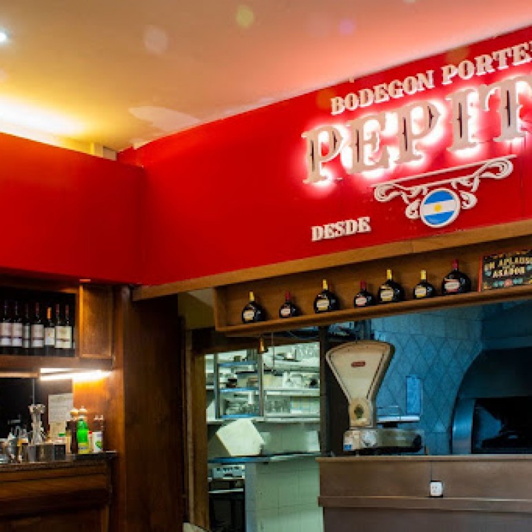 PEPITO EMBLEMÁTICO BODEGON CENTRICO CUMPLE 76 AÑOS