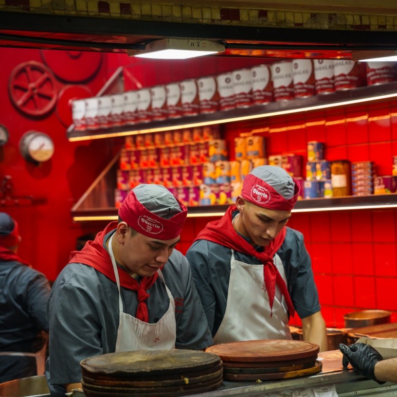 GUERRIN LA PIZZERIA MAS GOOGLEADA Y FAVORITA.